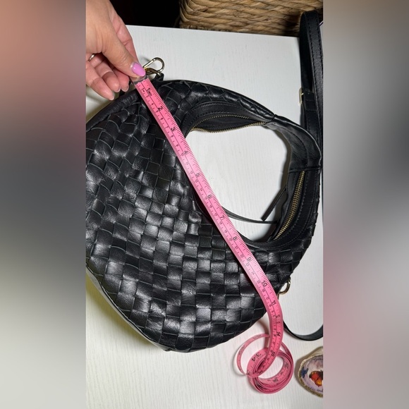 Elegant Black Woven Hobo Bag - Picture 2 of 10